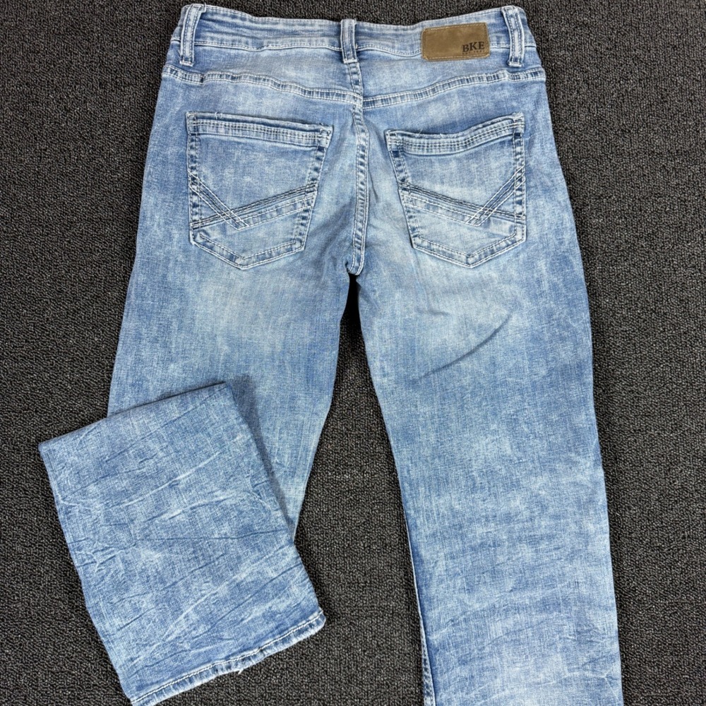BKE Aiden Straight Jeans Mens 30x34 Light Wash Stretch Coolmax Denim Embroidered